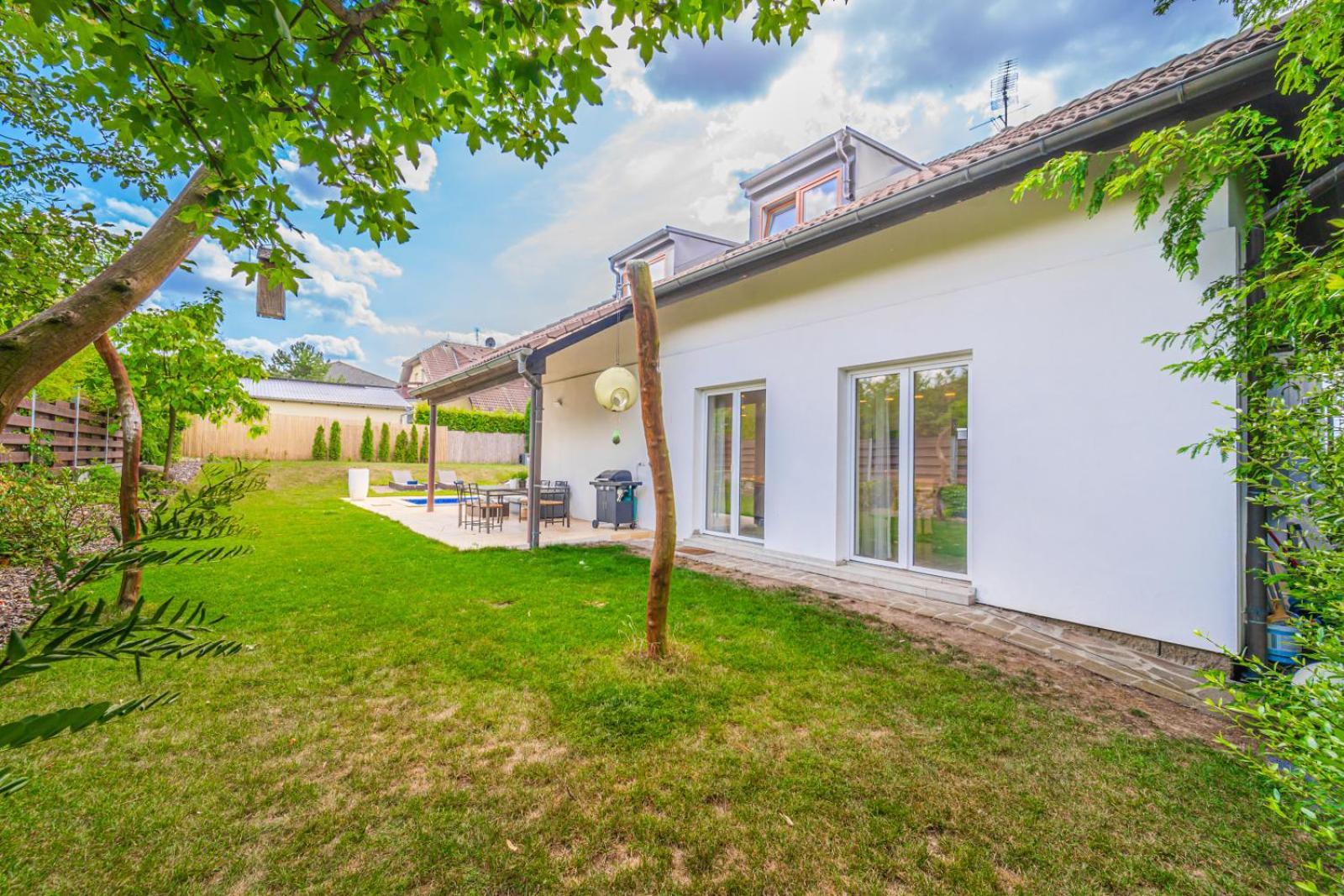 Vila Sara S Bazenem A Infrasaunou Na Kraji Prahy Zbuzany Dış mekan fotoğraf